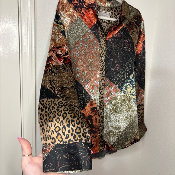 Johnny Was Cheetah Mabel Silk Printed Blouse with Velvet Back size small - Picture 3 of 14